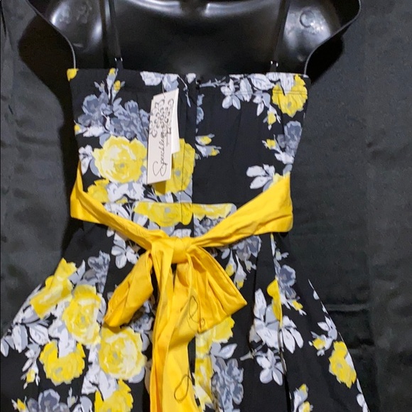 💛❤️DRESS ❤️💛 - Picture 5 of 12